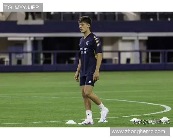 各大足球明星年龄揭秘从年轻新星到经验老将的职业生涯轨迹分析