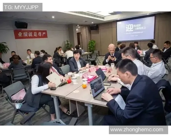 广州足球队与武汉足球队赛后复盘团队协作分析与战术探讨